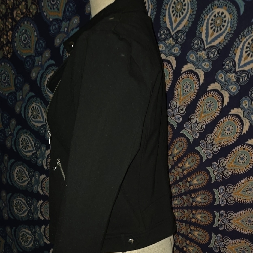 Black Zippered Biker Look Jacket, Sz Med - Picture 6 of 7
